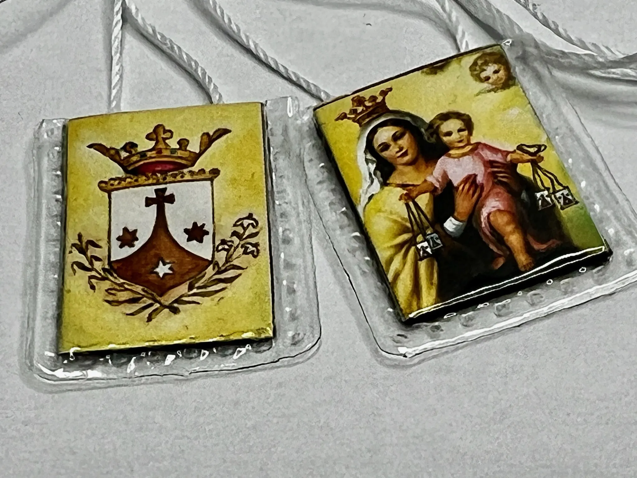 Escapulario de la Virgen del Carmen - Modelo escudo del Carmelo (3) Escapulario de la Virgen del Carmen - Modelo escudo del Carmelo (3)